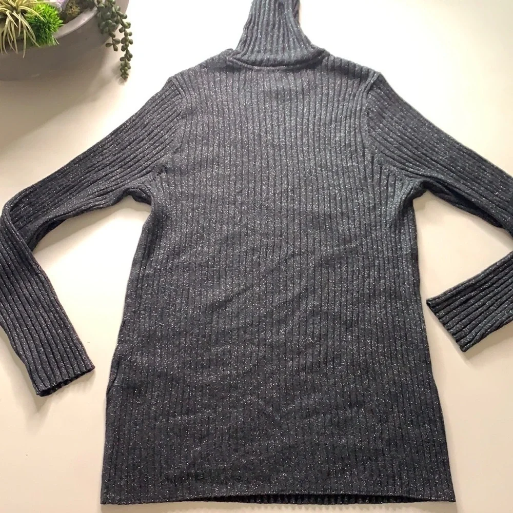 CHICO’S Gray metallic Ribbed Long Sleeve and Turtleneck sweater Women’s medium